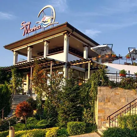 санта марина-сладка къща شقة