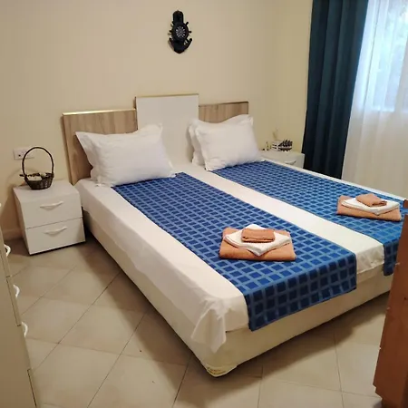 санта марина-сладка къща