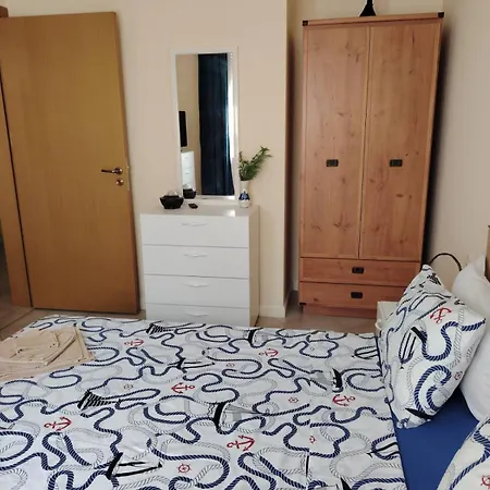 санта марина-сладка къща شقة